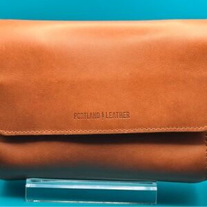 Portland Leather Honey Metro Crossbody Purse New!